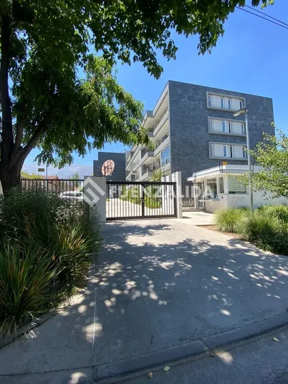 Departamento En Venta De 2 Dorm. En La Florida