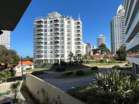 Apartamento De 1 Dormitorio, Con Parrillero En Roosevelt, Punta Del Este.