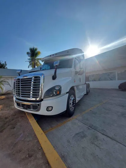 Freightliner Cascadia Dd15 475hp Fuller 18 Vel Std., 02 Ocu