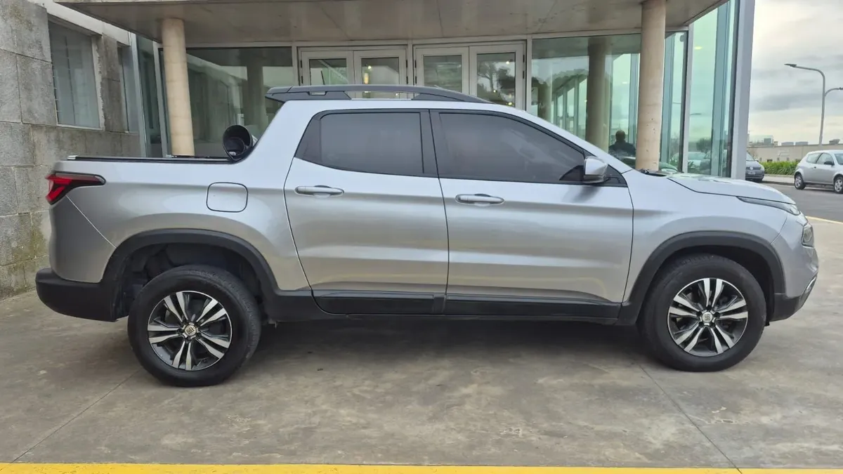 Fiat Toro FREEDOM 2.0543561769613404166