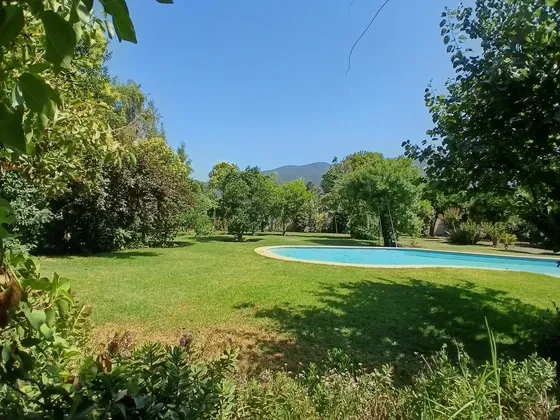 En Venta Parcela Olmué, Pasos De Av. Eastman. Inclye 2 Casas