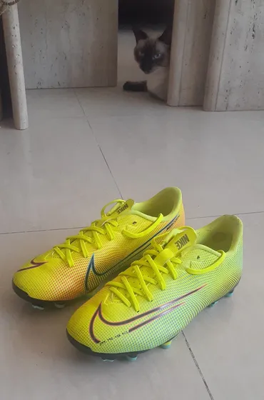 Tacos nike amarillos hotsell