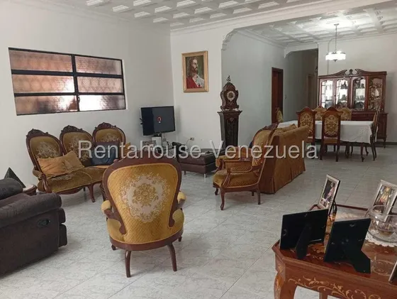 Casa En Venta Las Acacias Mls #25-24089 Bm