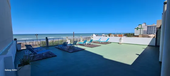 Lujoso Complejo Frente Al Mar Retasado!