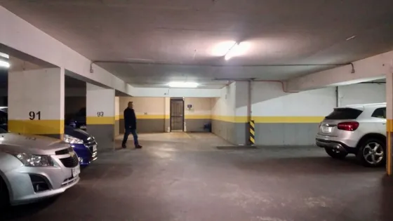 Estacionamiento Carmen Con Marin