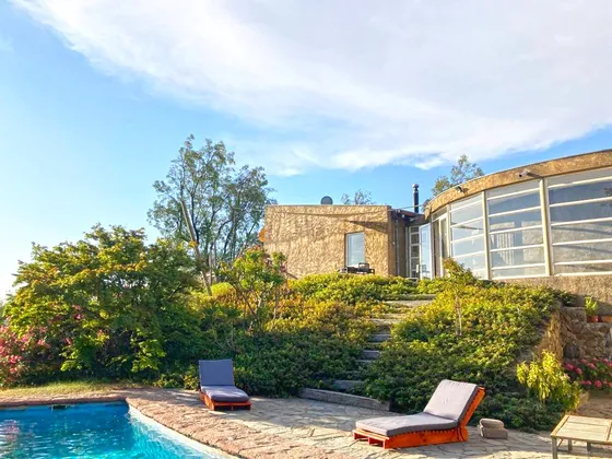 Casa De 4 Dormitorios Con Increíble Vista A Santiago