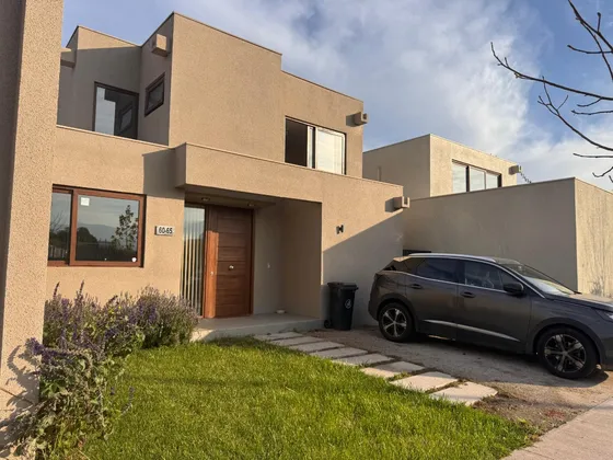 Casa Mediterránea En Condominio Con Descuento En Comisión