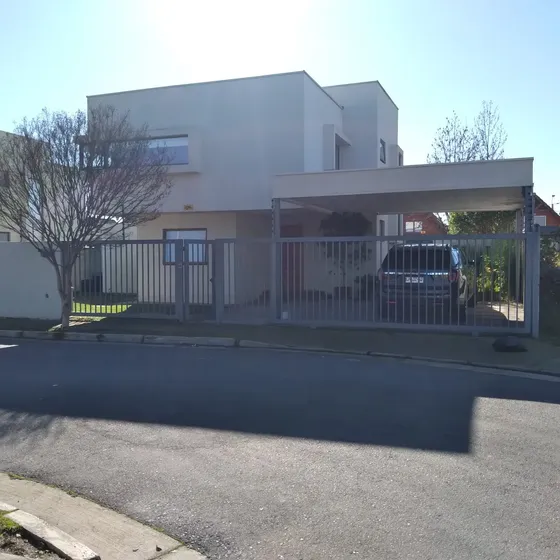 Rebajada!!! Mediterránea 210/400m2, Condominio Alto Rucahue