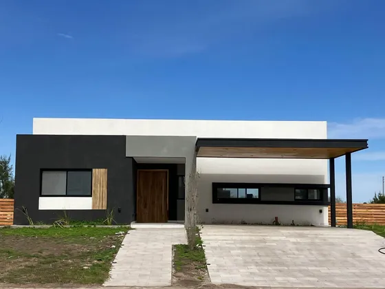 Casa En Venta Con Piscina, Riego - El Naudir Aguas Privadas