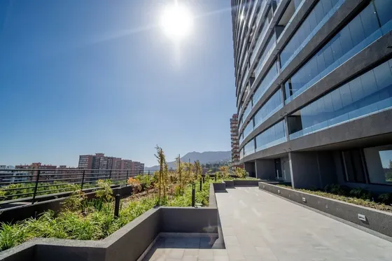Departamento Con Vista Panorámica A La Cordillera Y Santiago