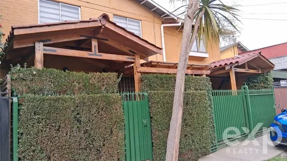 Casa En Venta De 3 Dorm. 2 Baños Maipú