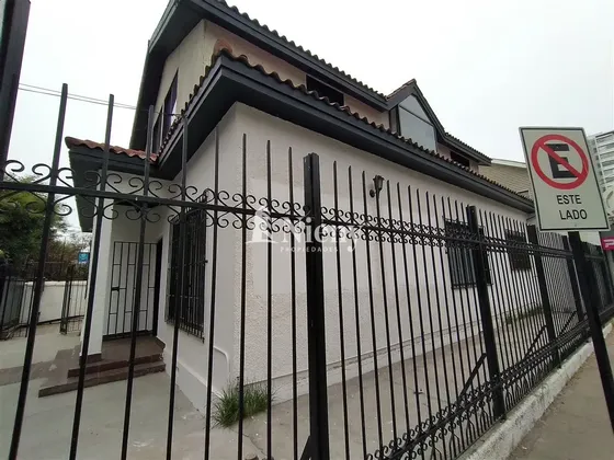 Casa En Venta De 5 Dorm. En Viña Del Mar
