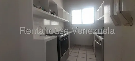 Lucero Otazo Rah Alquila Comodo Anexo En La Zona Este Centro De Barquisimeto Ubicacion Estrategica Con Luz Y Agua Constantes  Cod 25-14494