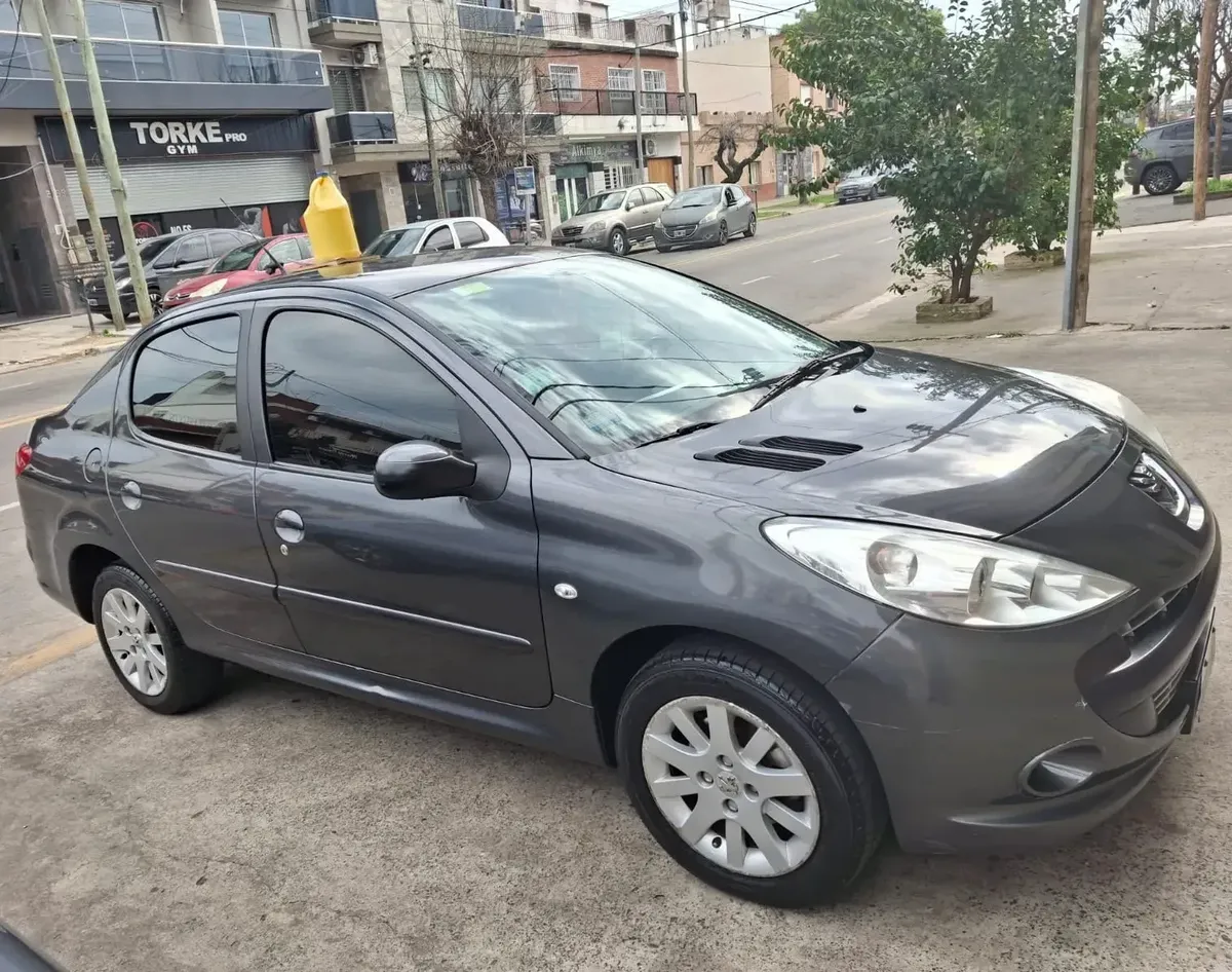 Peugeot 207 1.6 Sedan Xt