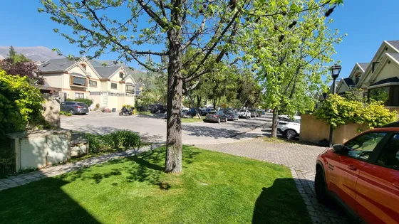 Vende Dueño: Casa En San Carlos Apoquindo, En Condominio!