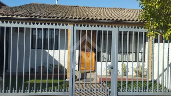 Venta Casa Maipú, Ciudad Satélite, 3 Dormitorios 2 Baños 