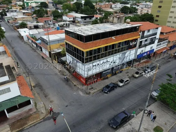 Edificio Comercial En Venta En La Avenida Venezuela De Barquisimeto Cod.25-3591 Nd