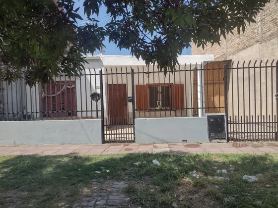 Venta Isidro Casanova- 4 Habitaciones-aire Acondicionado-oportunidad!!escuchamos Ofertas!!