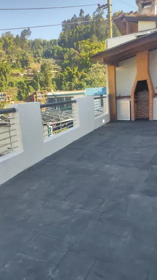 Qta.222/casa/venta, El Hatillo/392,46m2/4 Hab+1serv. /5b+1/2b/4p+1 Techado/