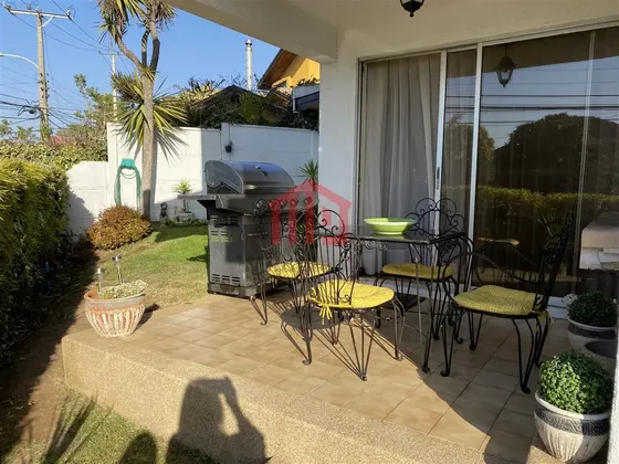 Linda Casa En Jardín Del Mar, En Muy Buen Estado