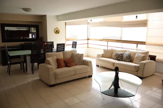 Baruta, En Lomas De Prados Del Este, Apto. 134m2, Vista 270° Y Terraza. Terreno Firme: