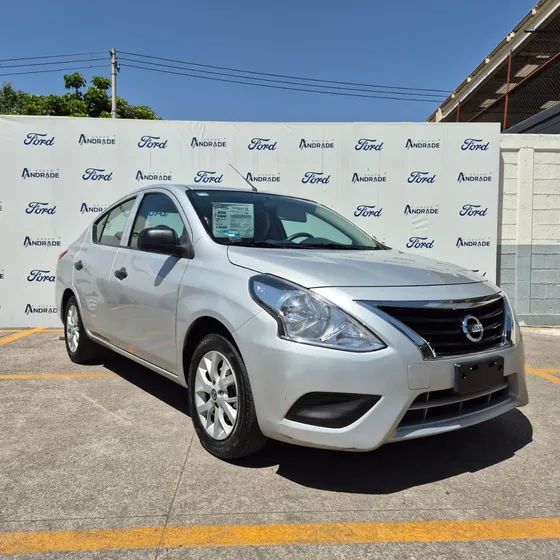 Nissan Versa 1.6 Drive Mt