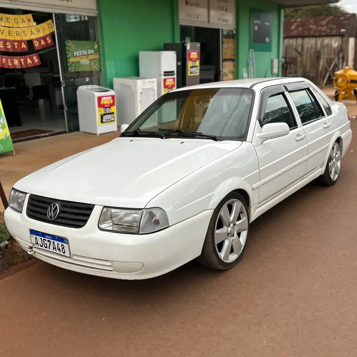 Volkswagen Santana 2000 1.8 4p Gasolina Volkswagen Santana 2000 1.8 4p Gasolina