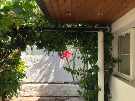 Casa De Un Piso, A Minutos De Metro Las Rejas. 