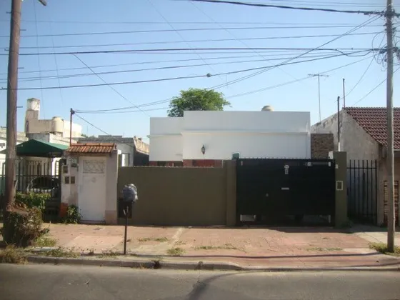 Casa En Venta En Caseros