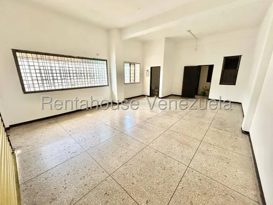 Local Comercial En Alquiler En Cabudare Urb La Mata Cuenta Con Baño Y Entrada Independiente Calle Comercial! Cod 25 10449 Soy Gabi Irastorza Comunicate                                                 