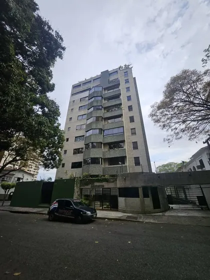 Se Alquila Apto En La Campiña 