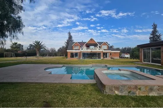 Maravillosa Casa Estilo Inglesa En Algarrobal 2