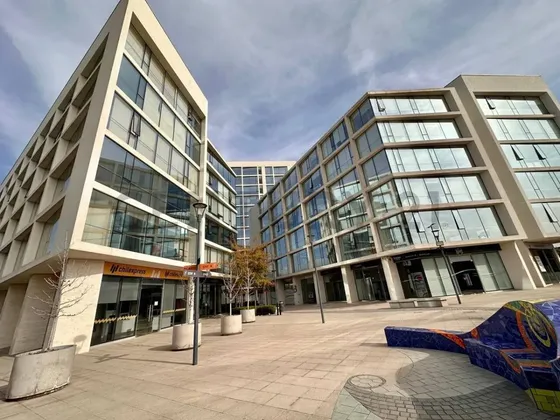 Oficina Corporativa En Arriendo A Pasos De Parque Chicureo
