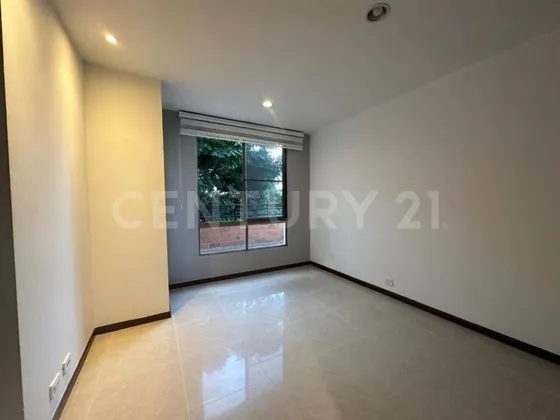 Apartamento En Venta En Cristales. Cod V6231447