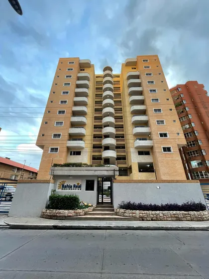 Apartamento En Venta En Lechería, Res. Bahía Real