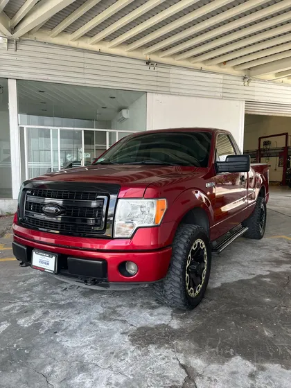Ford Lobo 2p Xlt Cab Reg 4x4