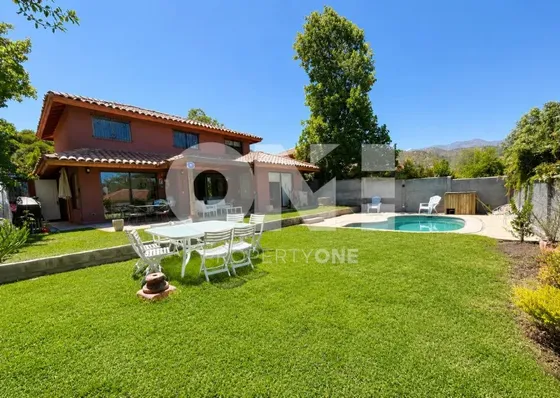 Casa En Condominio Remodelada | 5d + Piscina | El Huinganal
