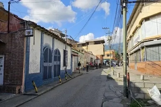 Local Comercial - En La Calle 9 De Diciembre 340,18 M²