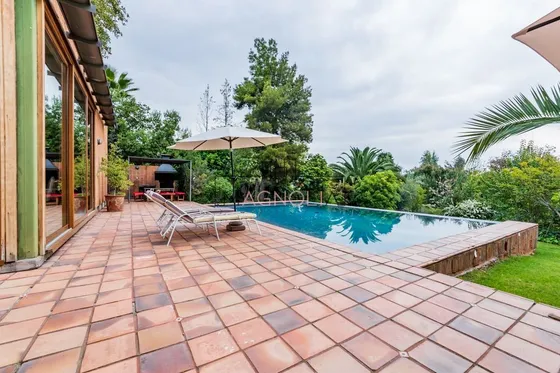 Casa En Venta De 6 Dorm. En La Reina