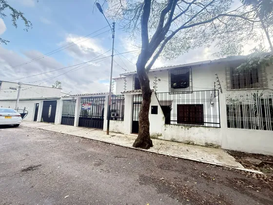 Quinta En Venta Ubicado En La Urbanización Torbes / Ym
