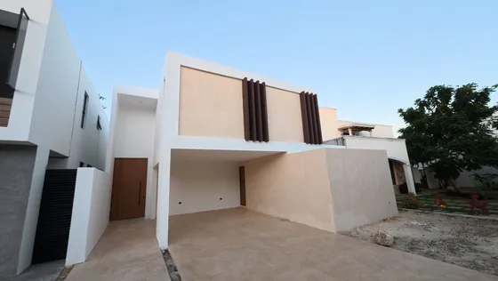 Casa En Venta Al Norte De Mérida, Entrega Inmediata