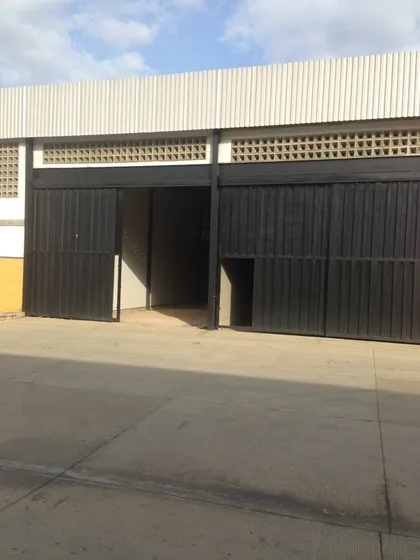 Se Vende 1365 M2 De Galpón 570 M2 Área De Refrigeración 