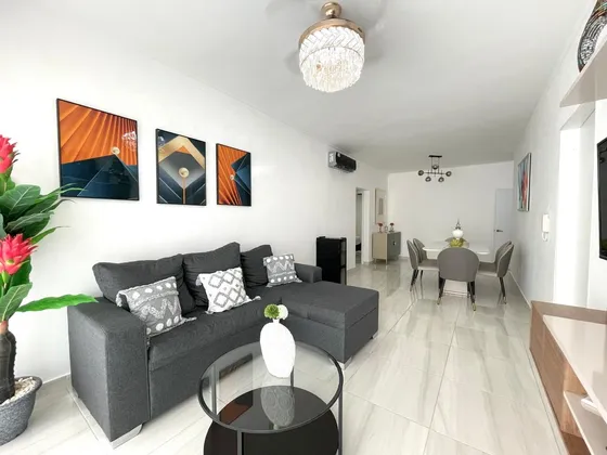 A83 - Apartamento Amueblado En Venta Evaristo Morales | 2 Habitaciones | 2.5 Baños | 2 Parqueos | Piscina | Us$235,000