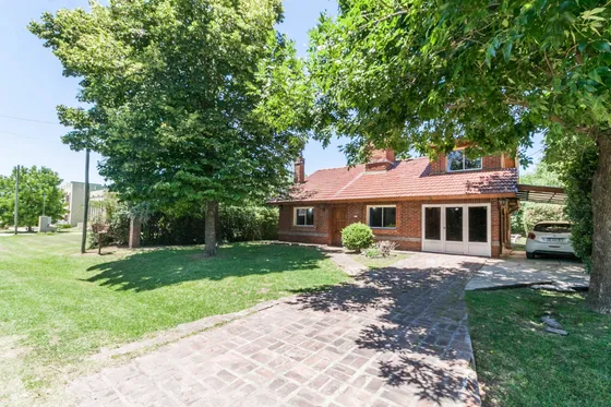 Encantadora Casa En La Martona