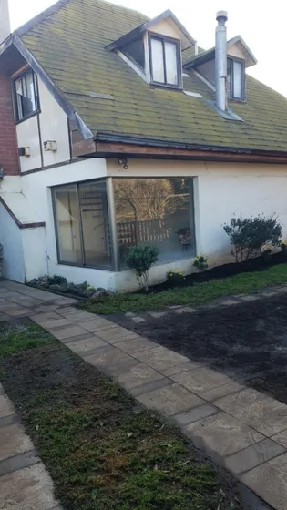 Amplia Casa En Venta