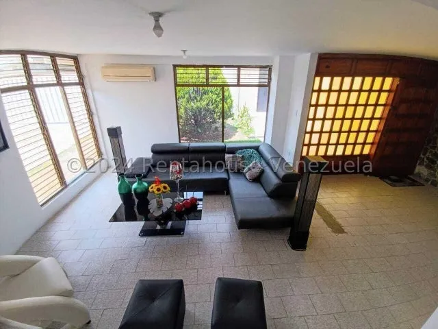 Naudy Escalona Vende Amplia Y Acogedora Casa En Urb. Colinas De Santa Rosa Barquisimeto