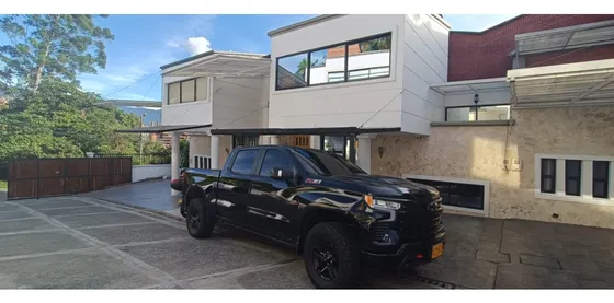 Hermosa Casa En Venta En Exclusivo Sector Del Poblado