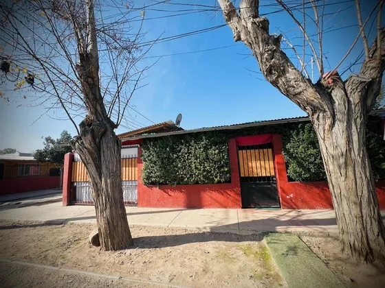 Casa En Venta De 4 Dorm. En Pudahuel Sur