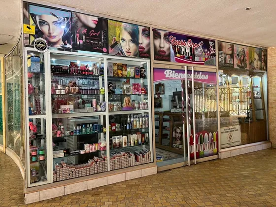 Local Comercial En El Centro Comercial Jumbo, Avenida 4 De Mayo, Isla De Margarita