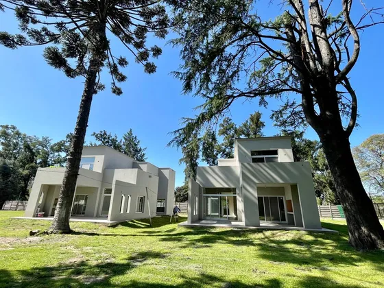Casa En  Venta En Barrio Cerrado Don Quintino, Benavidez, Tigre.